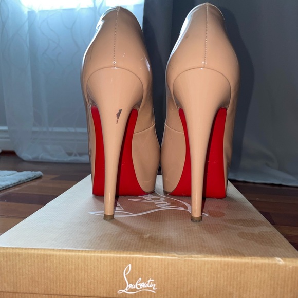 CHRISTIAN LOUBOUTIN Vendome 120 patent nude PUMP - Picture 2 of 6